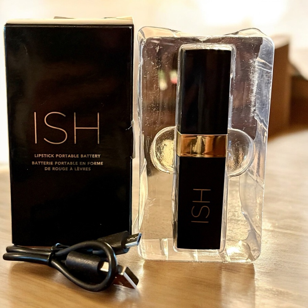 💎 IISH Lipstick Portable Battery Phone Charger New In Box